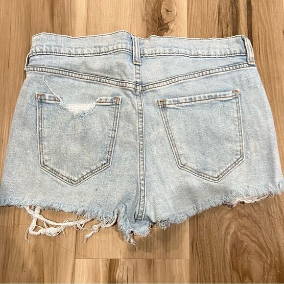 Old Navy Distressed Boyfriend Cutoff Shorts Women’s 4 - Picture 4 of 5